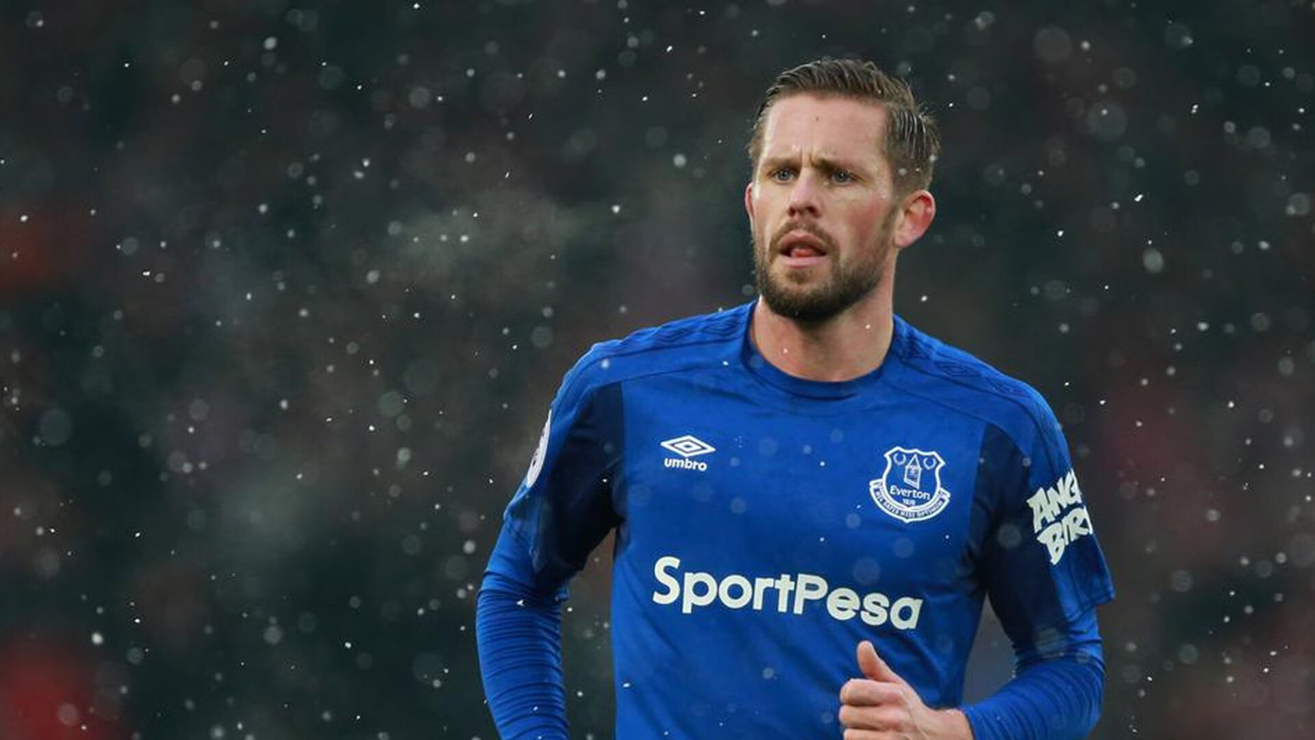 贝林厄姆掌控全场，里昂力克南非展现战术新章