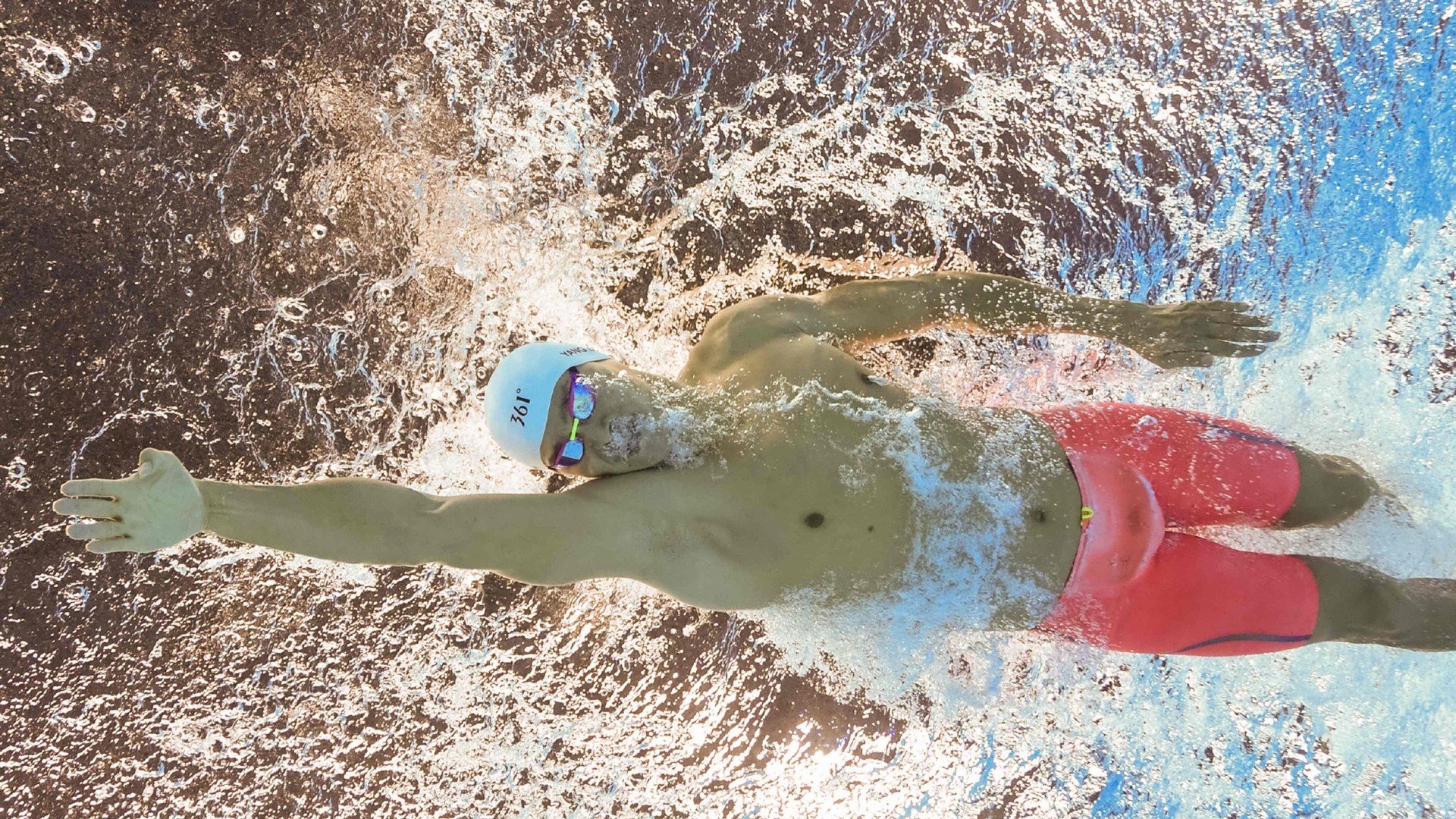 巴拉圭粉碎卡塔尔，当坎特成为绿茵场上的隐形核弹