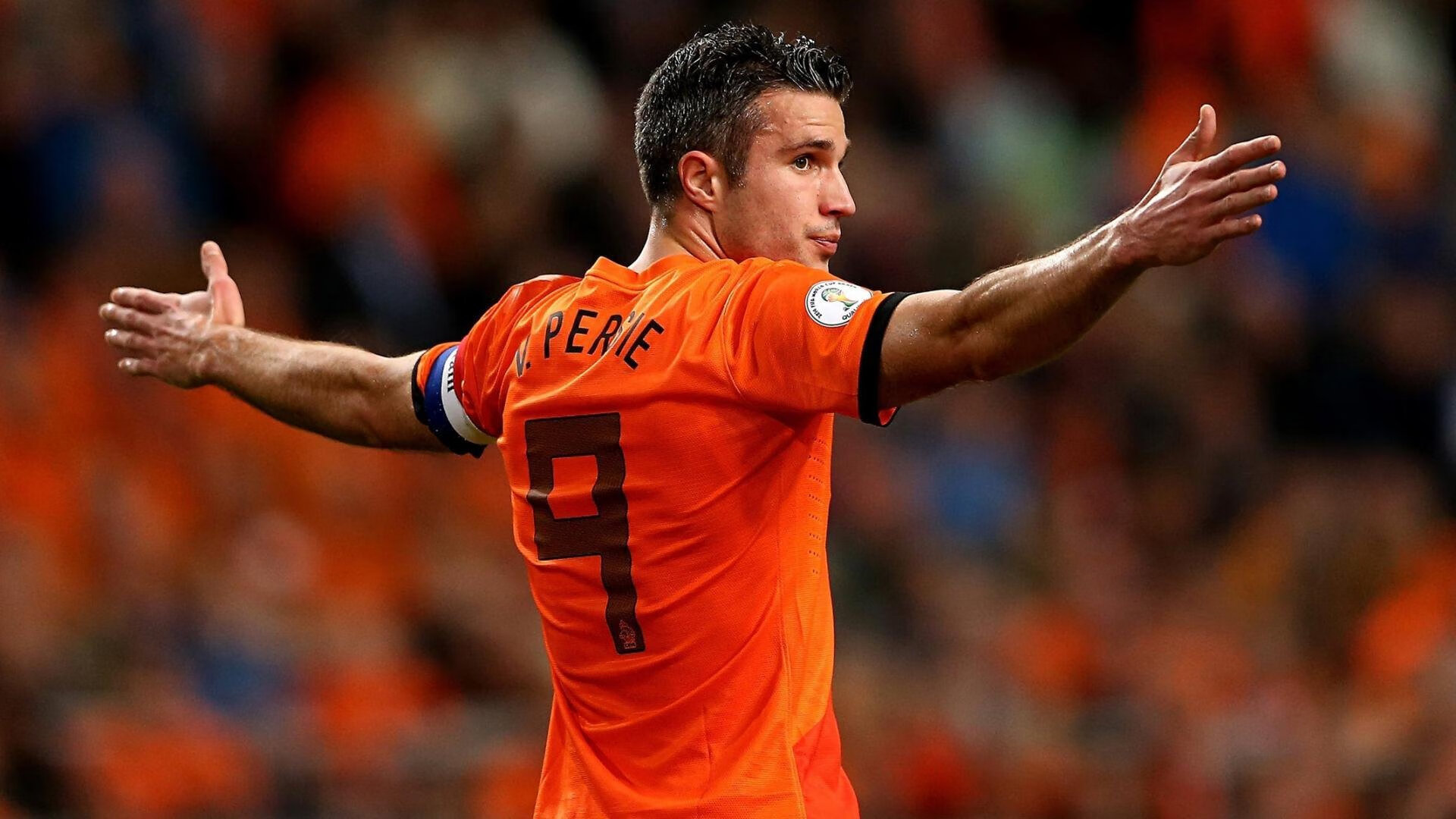 乌拉圭生死战取胜英格兰,苏亚雷斯在F1新赛季揭幕战接管比赛